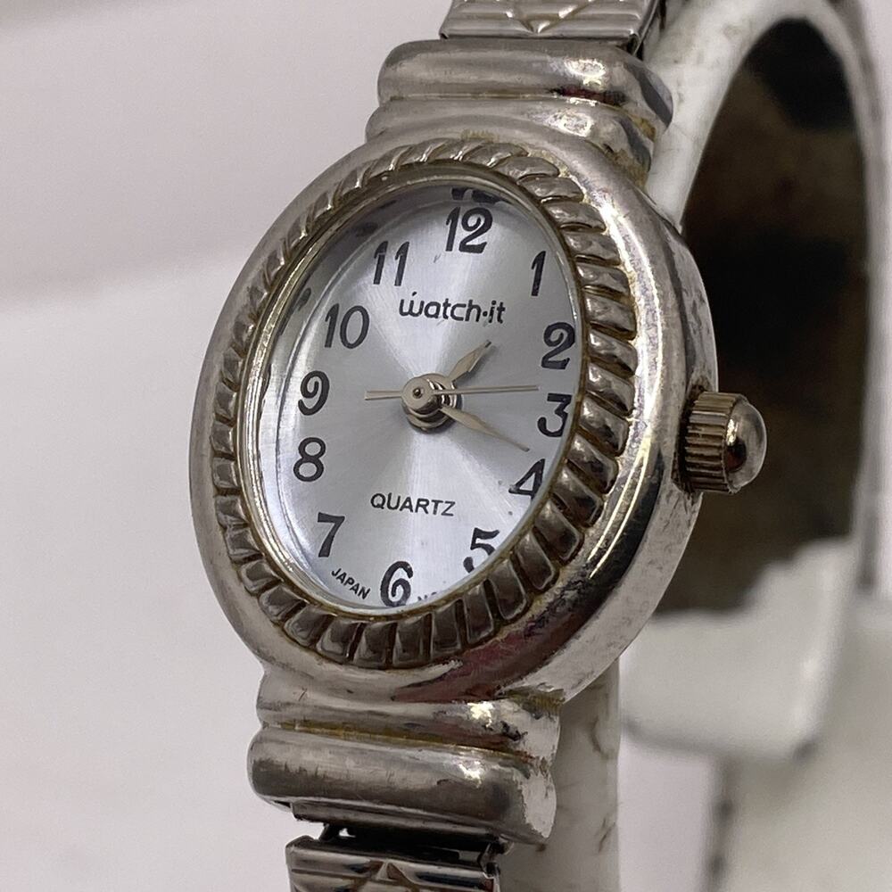 Womens Vintage Silver Tone Watch Works New Battery